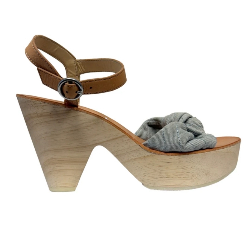 Like DOLCE VITA Women’s Shia Wedge Sandal Sz 8